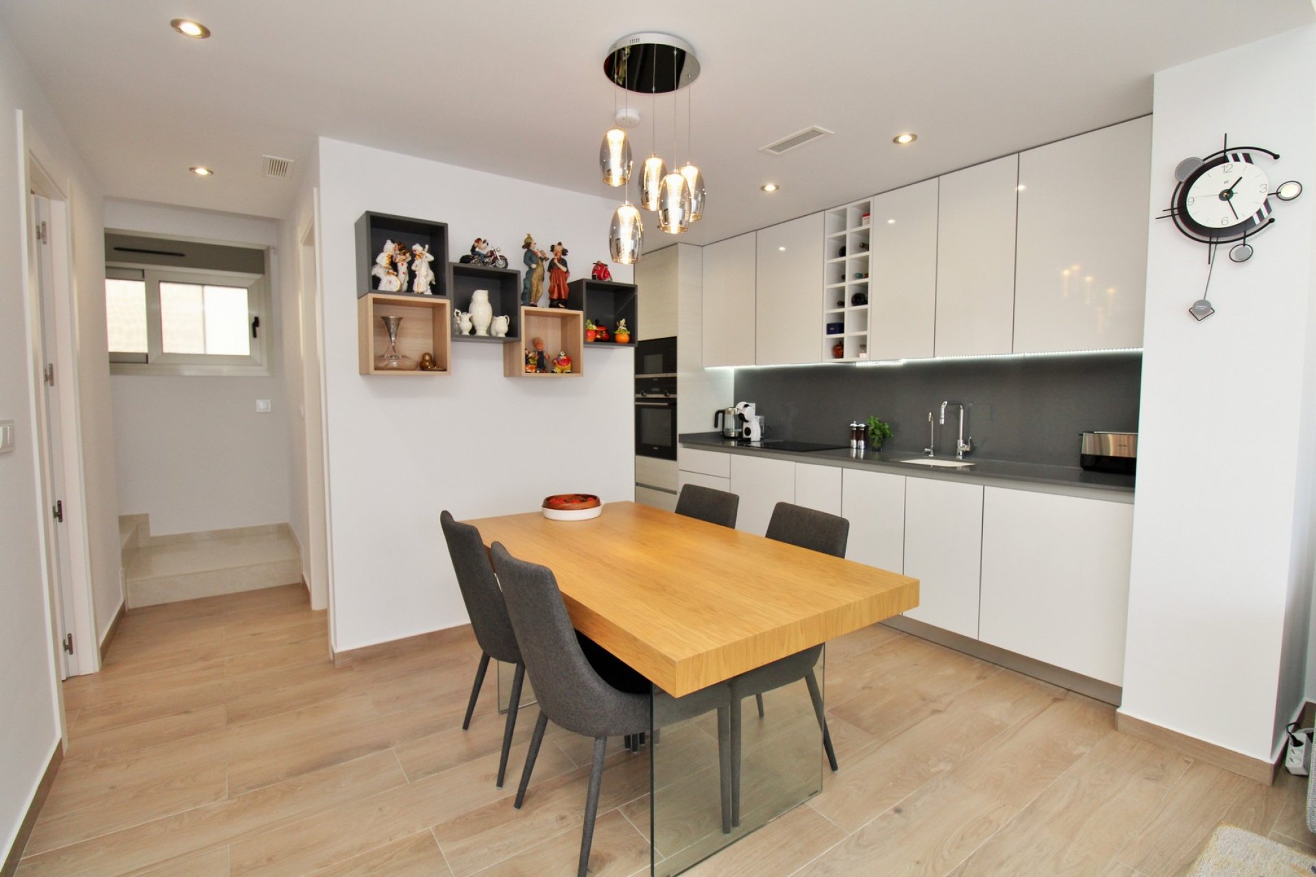 Reventa - Villa -
Villamartin - Villamartín