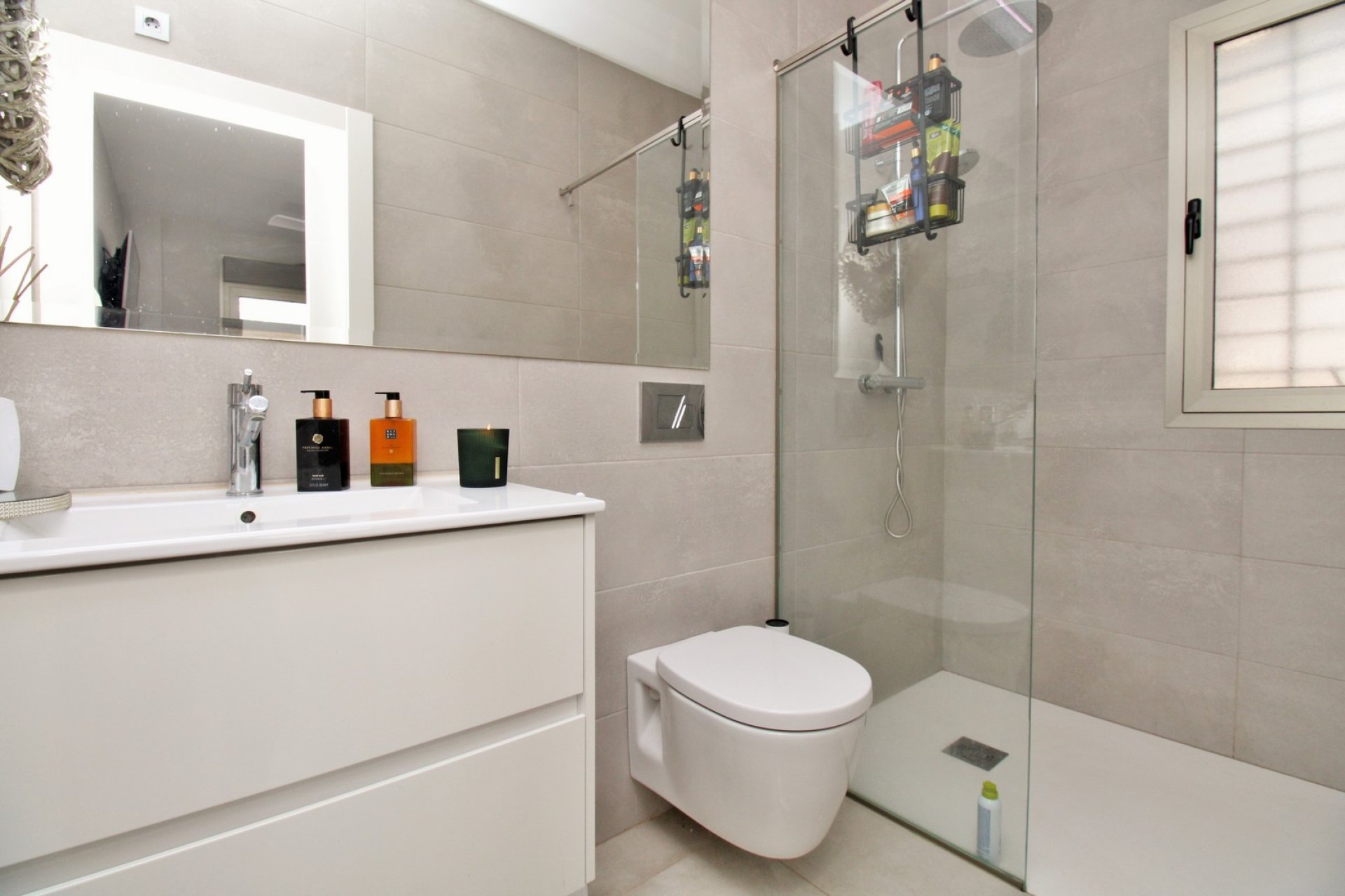 Reventa - Villa -
Villamartin - Villamartín