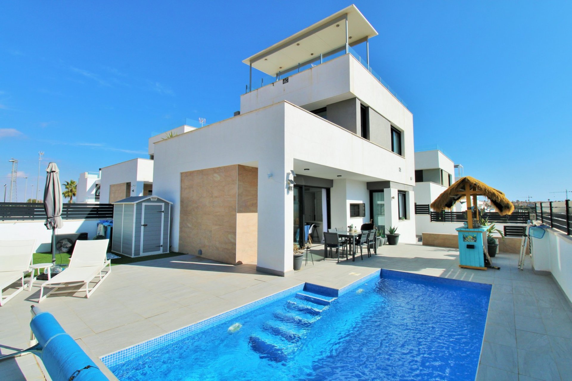 Reventa - Villa -
Villamartin - Villamartín
