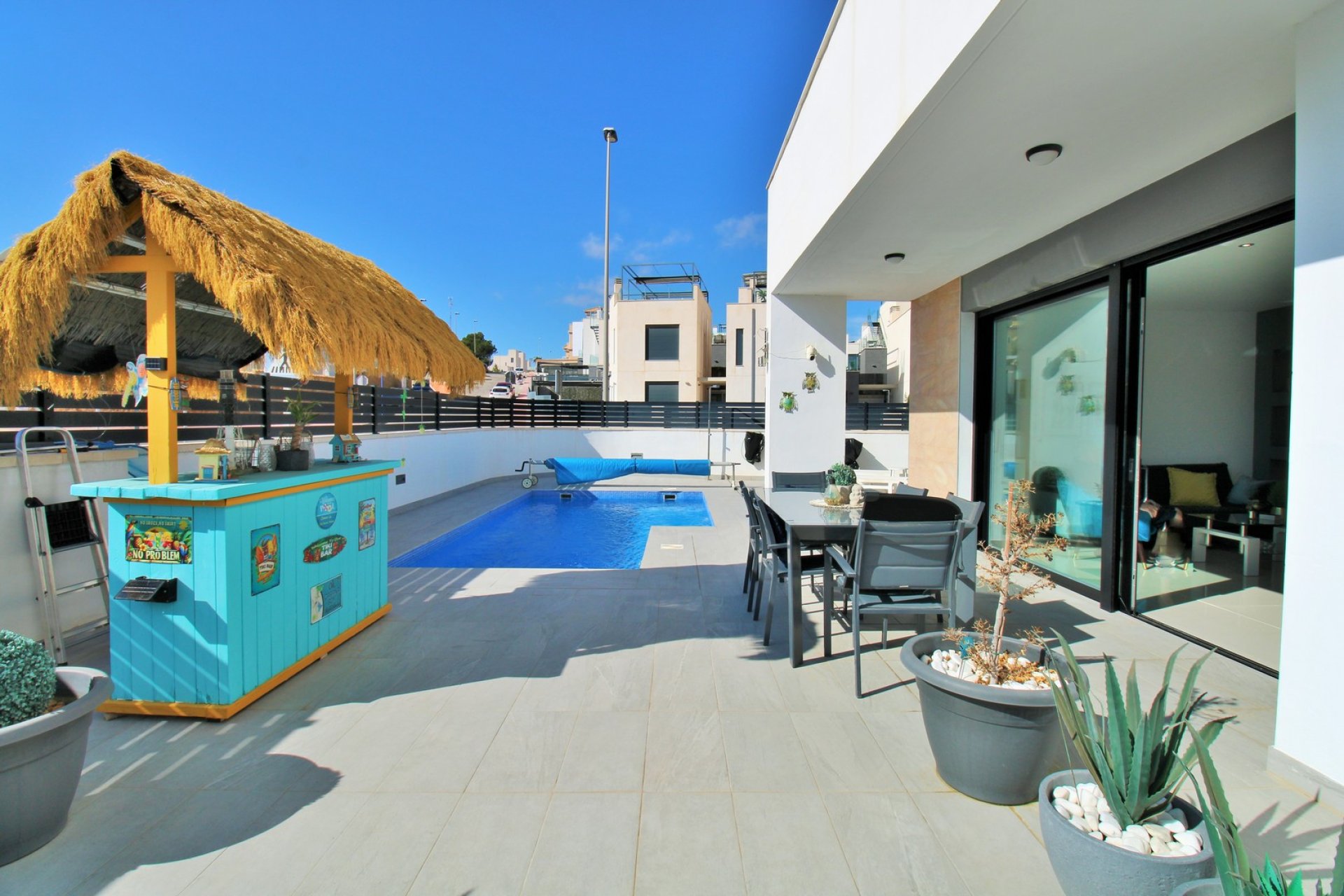 Reventa - Villa -
Villamartin - Villamartín