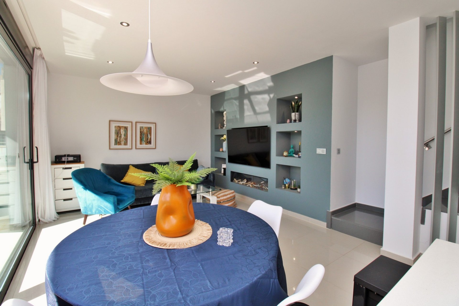 Reventa - Villa -
Villamartin - Villamartín