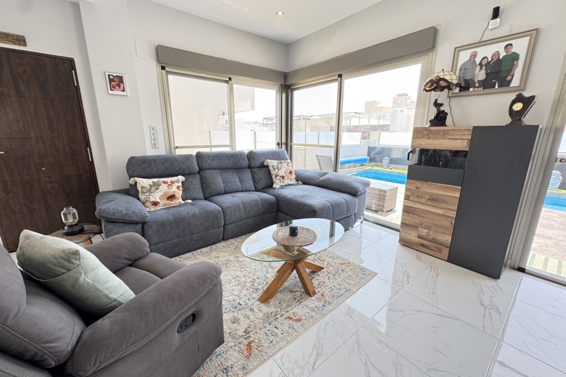 Reventa - Villa -
Villamartin - Villamartín