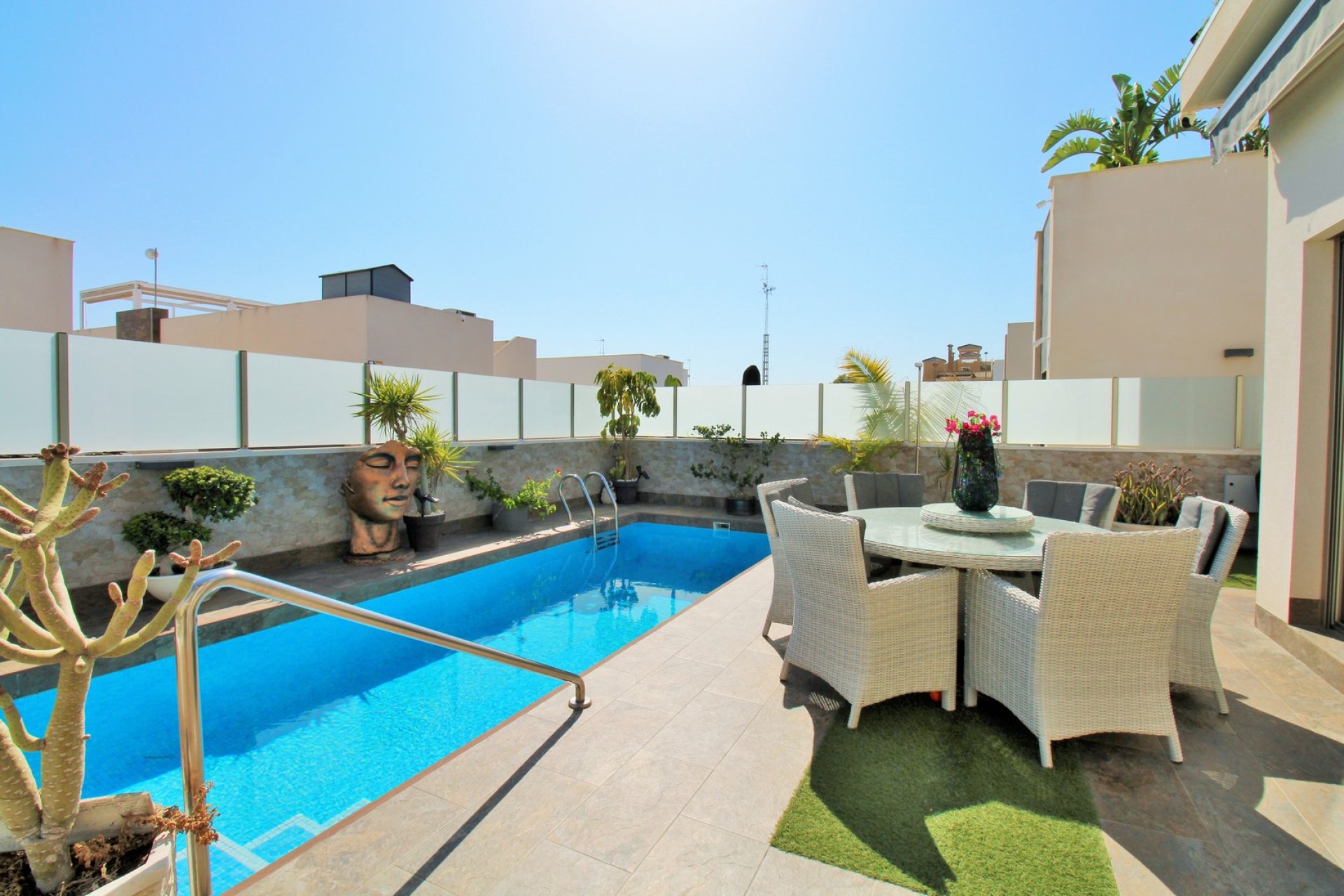 Reventa - Villa -
Villamartin - Villamartín