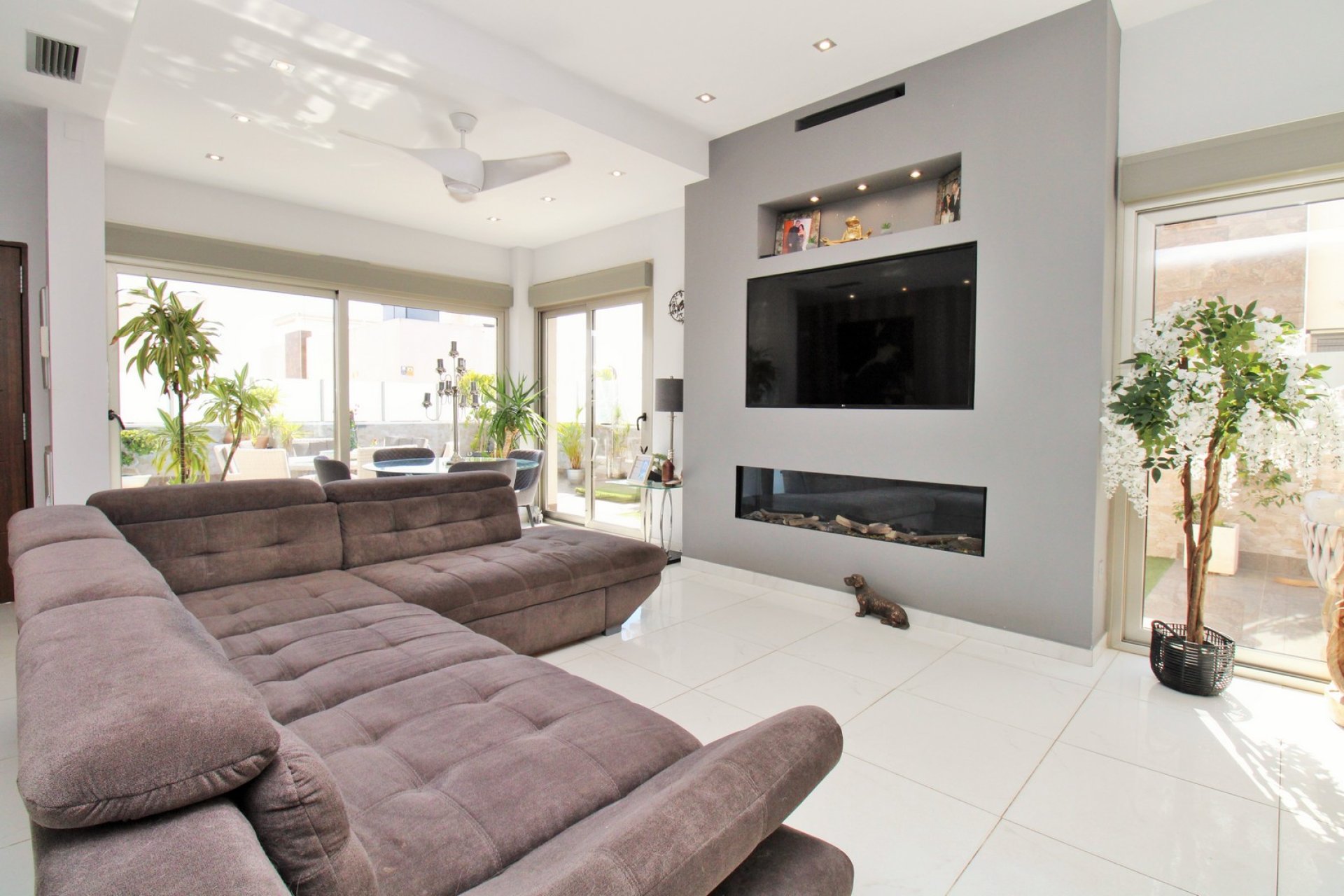 Reventa - Villa -
Villamartin - Villamartín