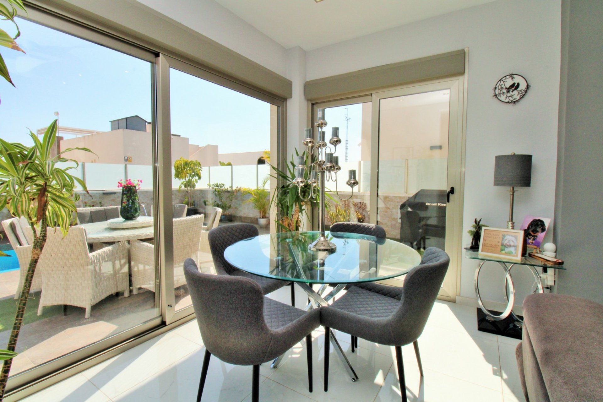 Reventa - Villa -
Villamartin - Villamartín