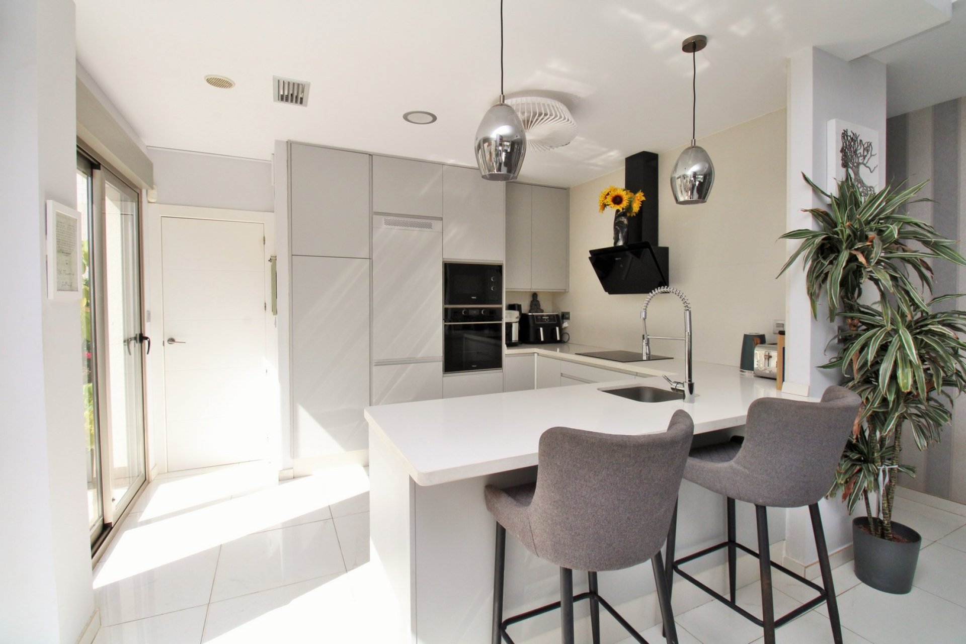 Reventa - Villa -
Villamartin - Villamartín