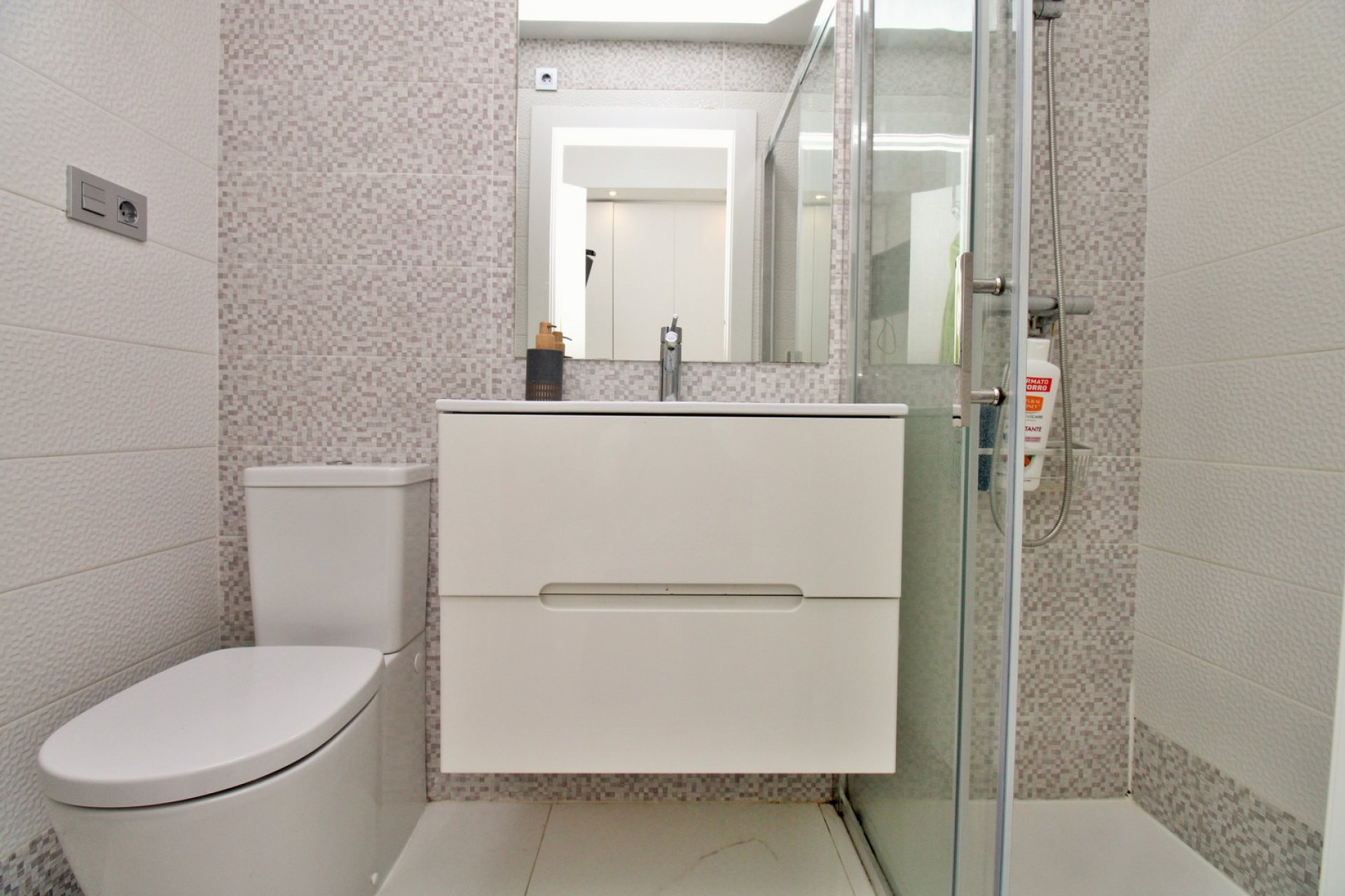 Reventa - Villa -
Villamartin - Villamartín