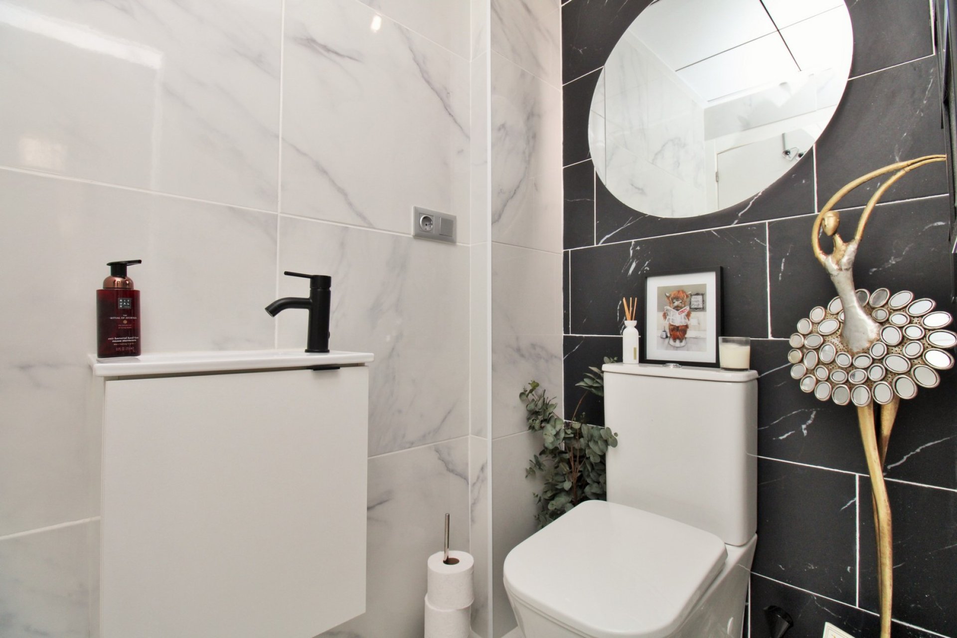 Reventa - Villa -
Villamartin - Villamartín