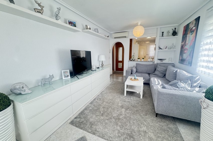 Reventa - Villa -
Villamartin - Villamartín