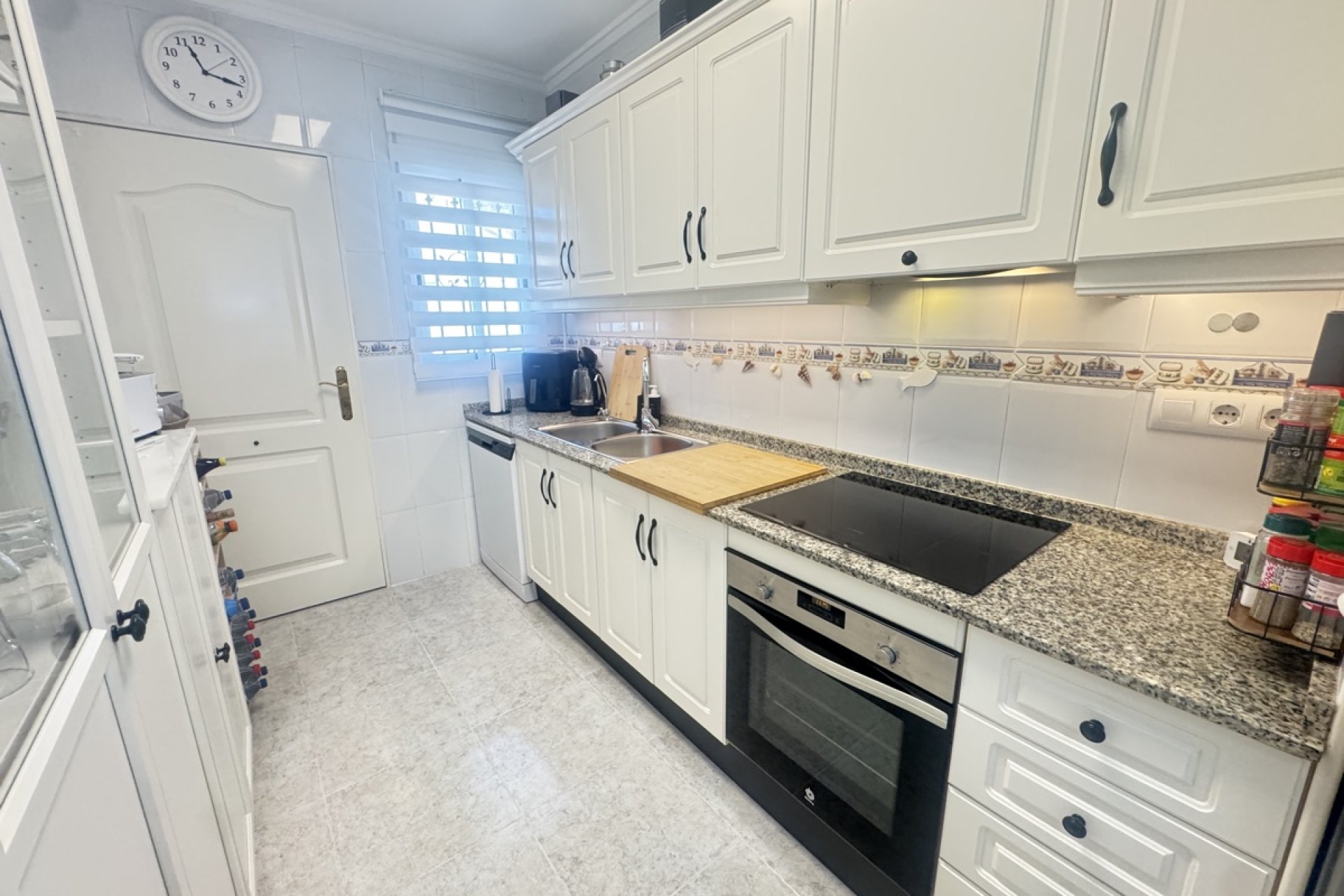 Reventa - Villa -
Villamartin - Villamartín