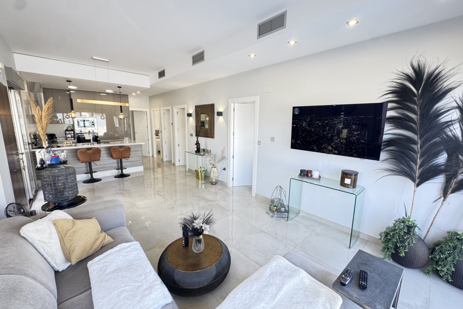 Reventa - Villa -
Villamartin - Villamartín