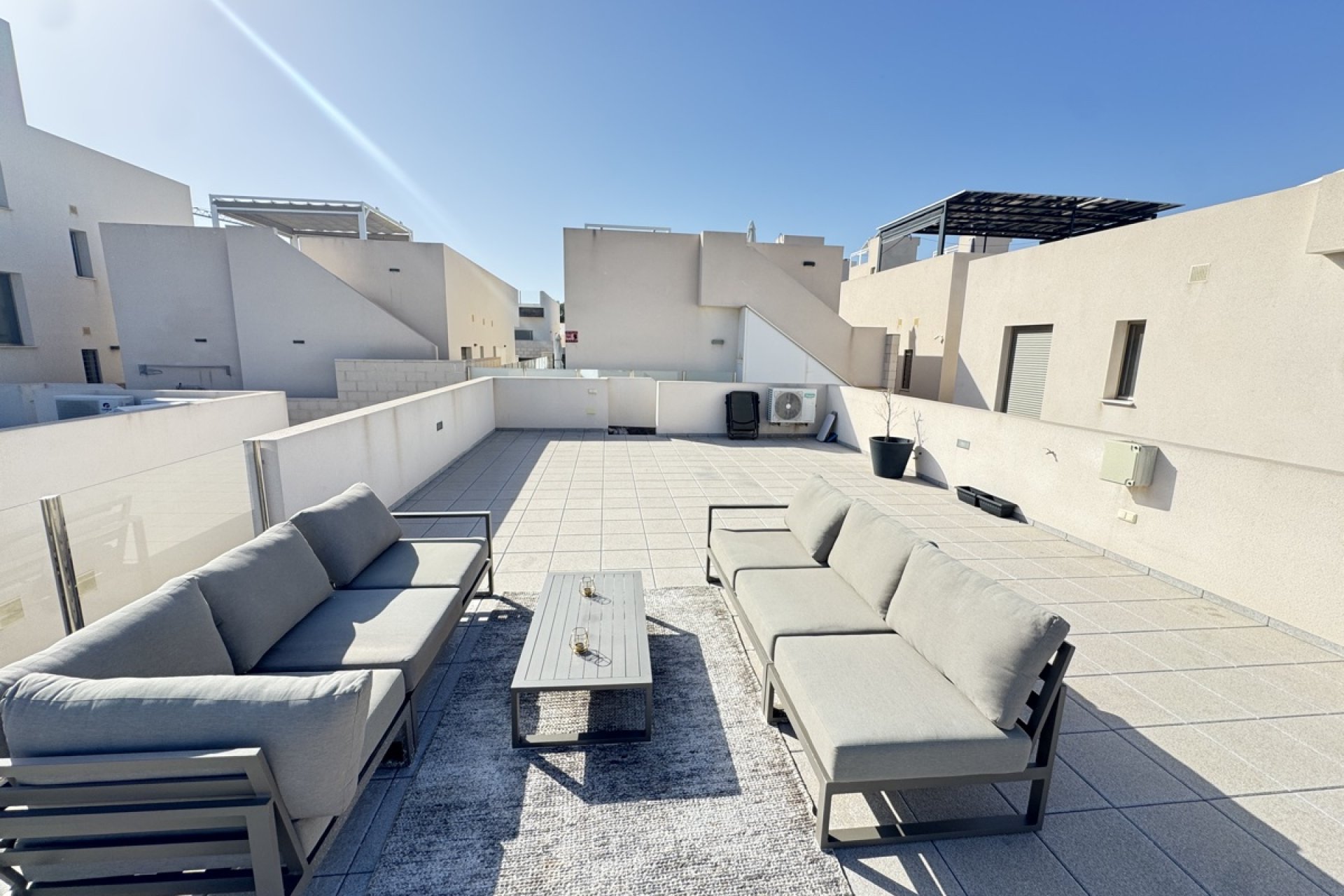 Reventa - Villa -
Villamartin - Villamartín