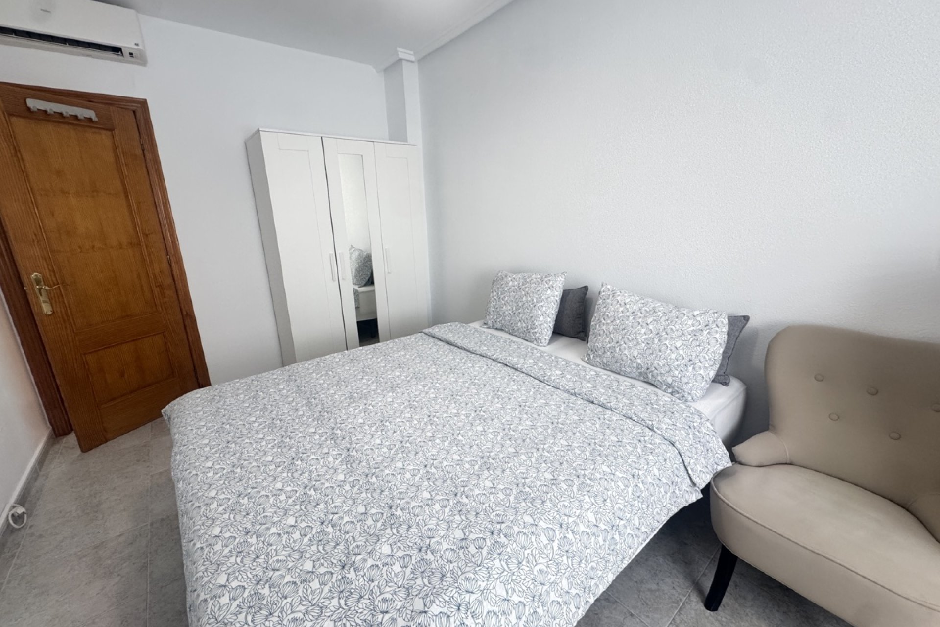 Reventa - Villa -
Villamartin - Villamartín