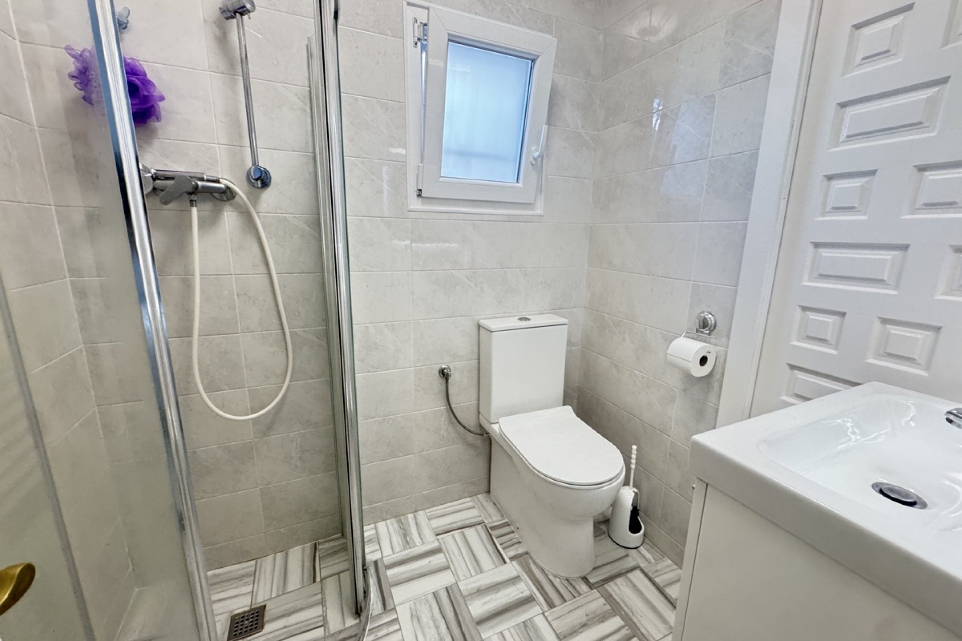 Reventa - Villa -
Villamartin - Villamartín