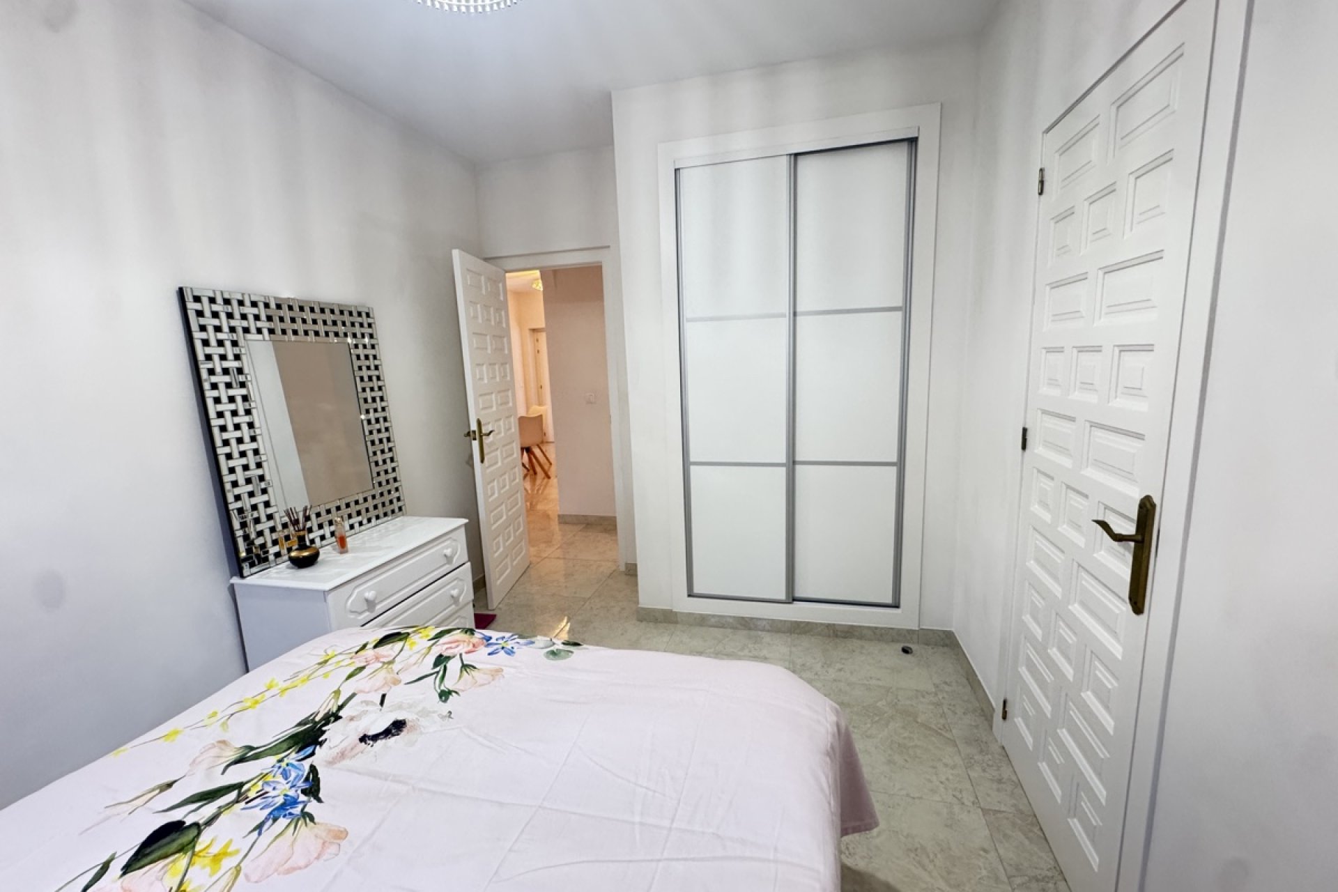 Reventa - Villa -
Villamartin - Villamartín