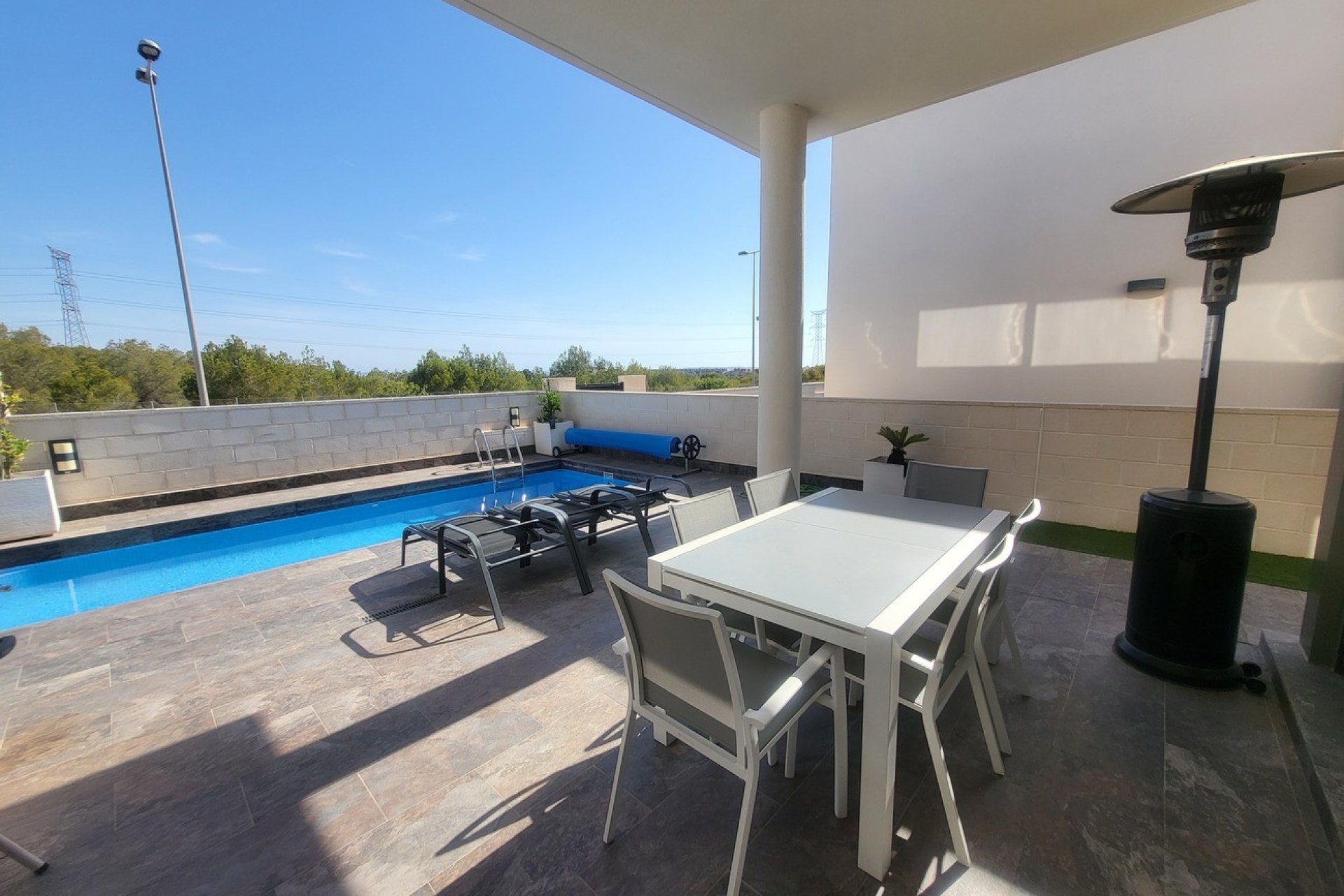 Reventa - Villa -
Villamartin - Villamartín