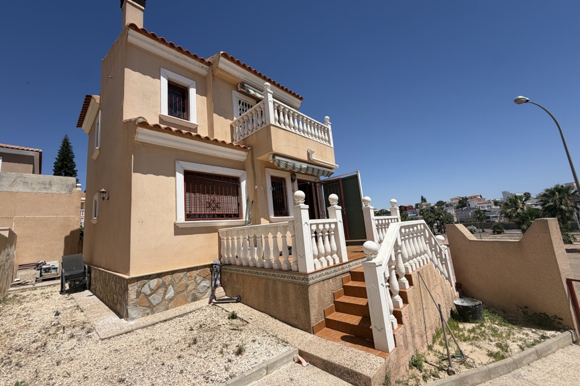 Reventa - Villa -
Villamartin - Villamartín