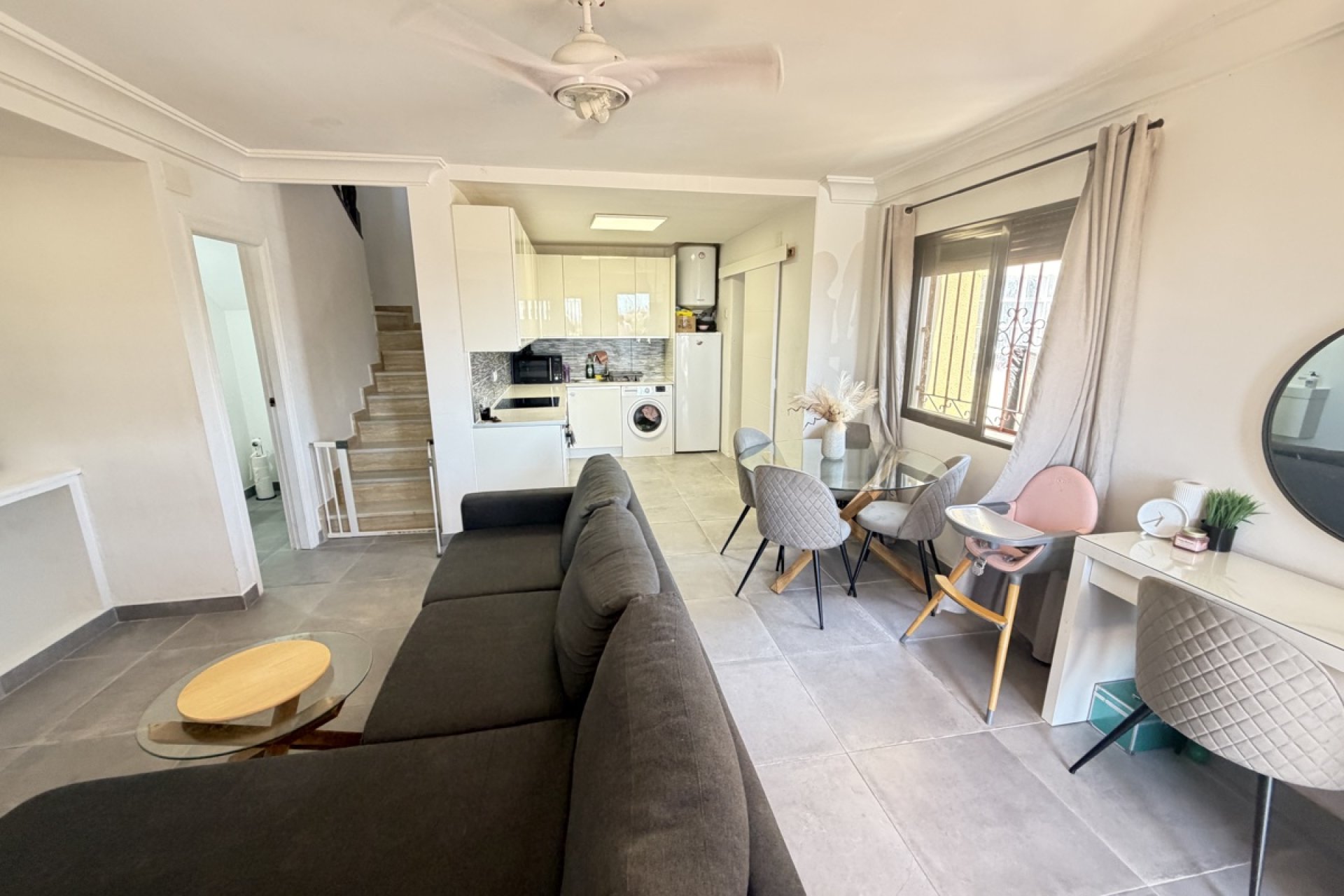 Reventa - Villa -
Villamartin - Villamartín
