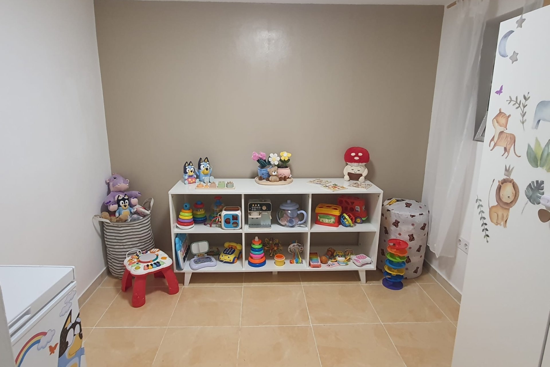 Reventa - Villa -
Villamartin - Villamartín