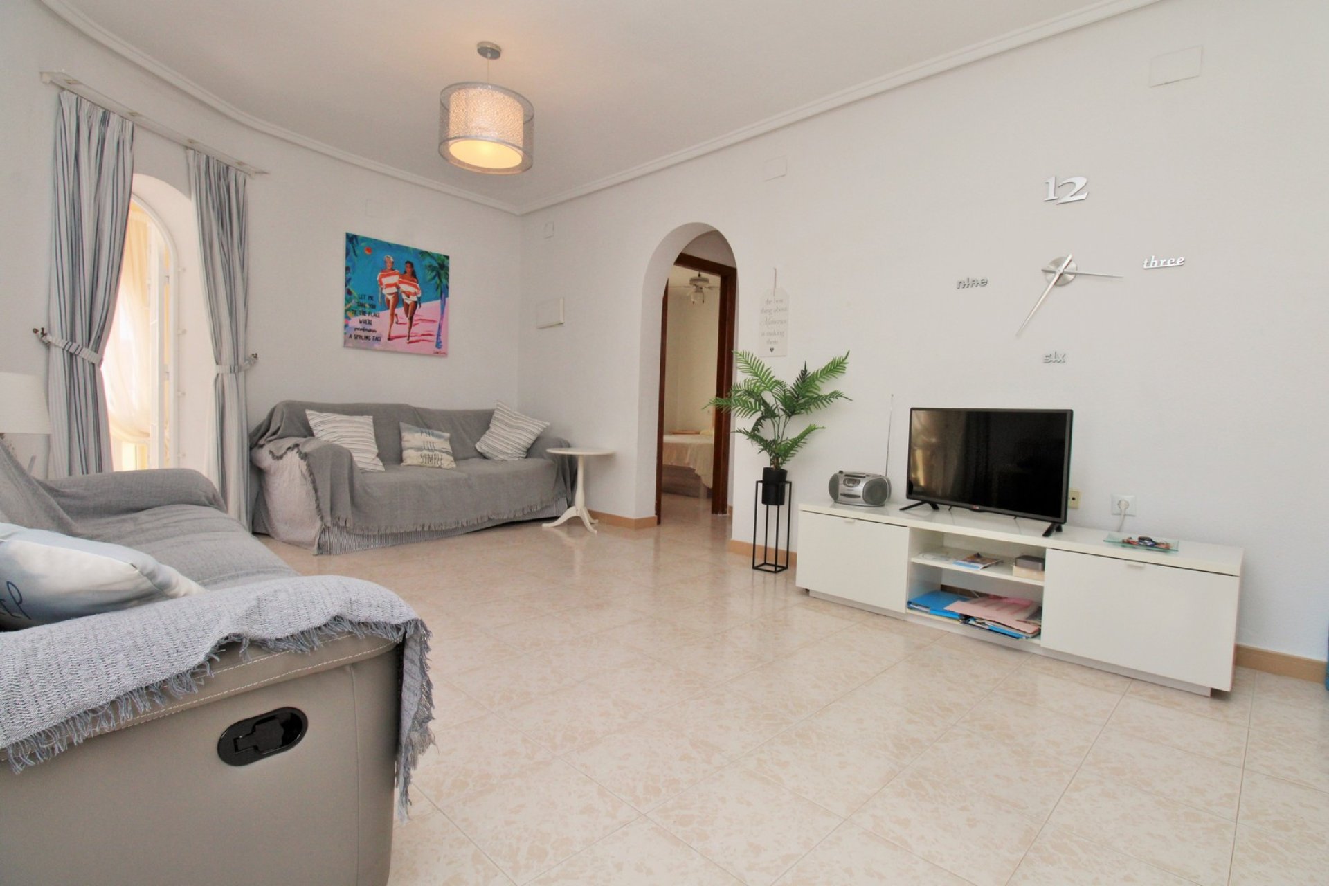 Reventa - Villa -
Villamartin - Villamartín
