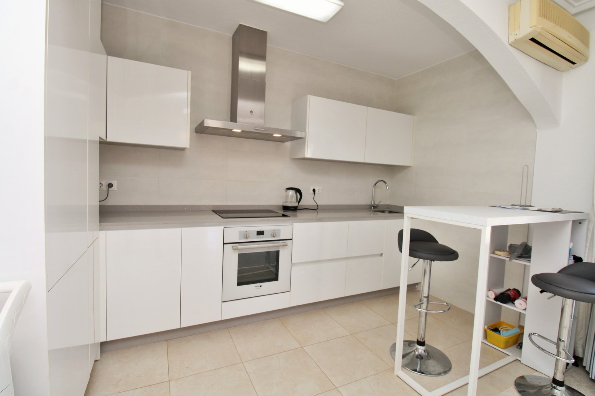 Reventa - Villa -
Villamartin - Villamartín