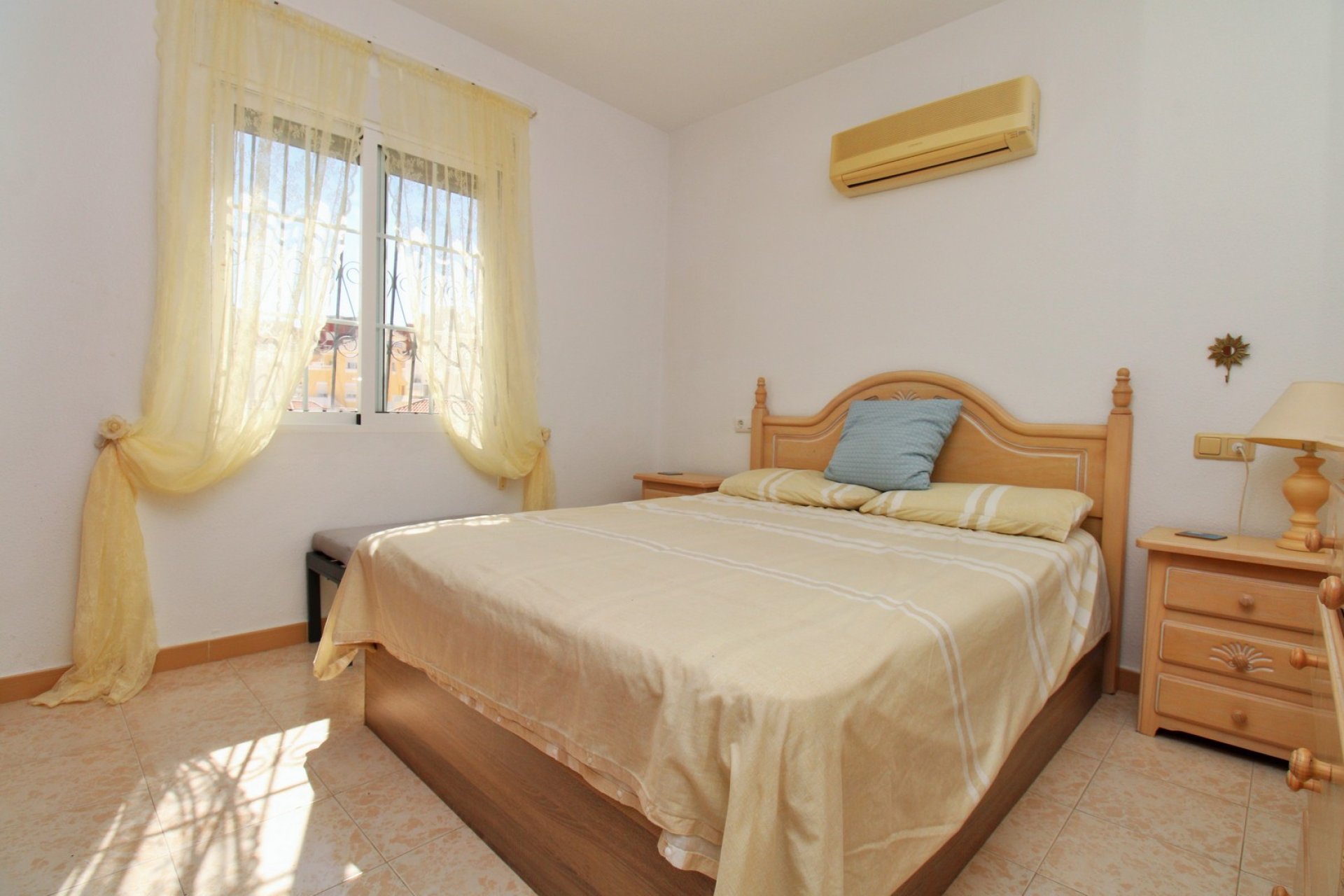 Reventa - Villa -
Villamartin - Villamartín