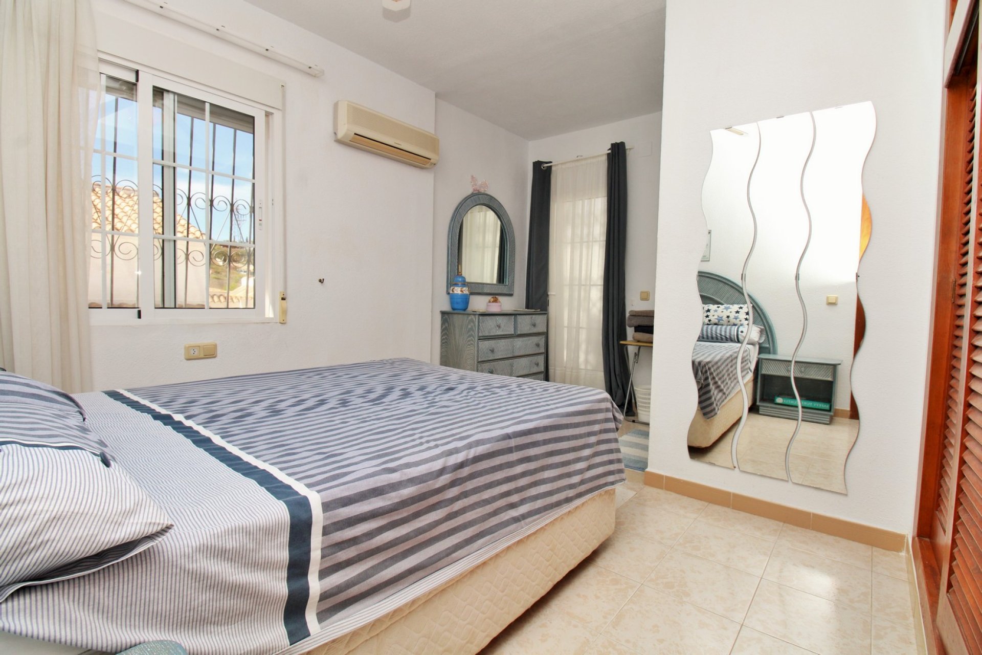 Reventa - Villa -
Villamartin - Villamartín