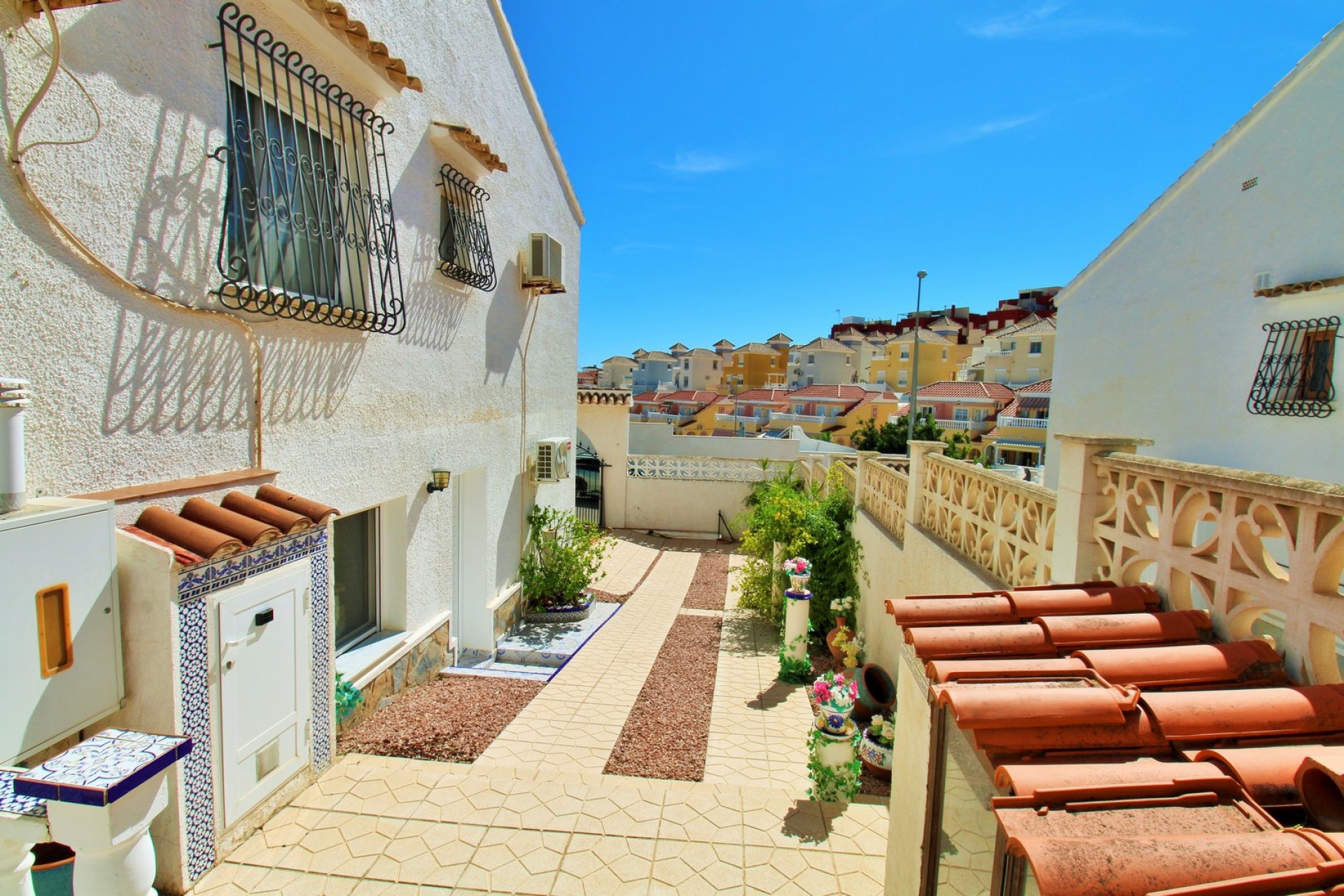 Reventa - Villa -
Villamartin - Villamartín