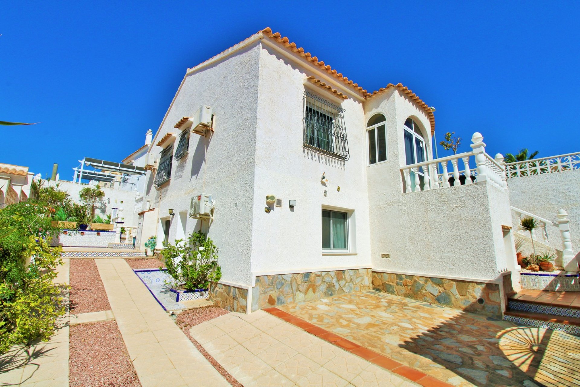 Reventa - Villa -
Villamartin - Villamartín