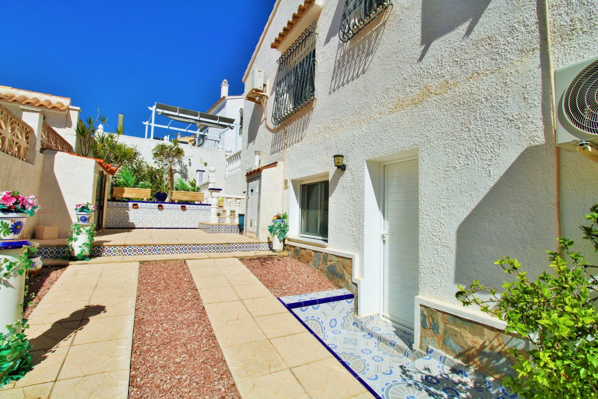 Reventa - Villa -
Villamartin - Villamartín