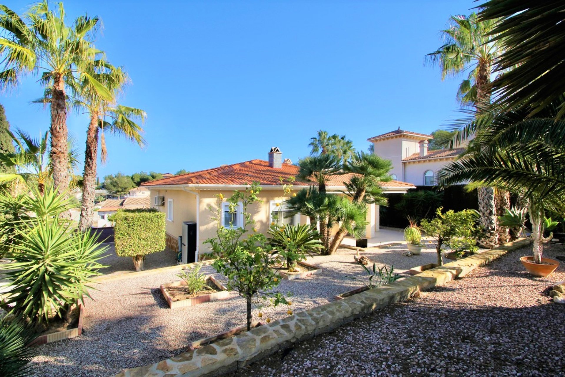 Reventa - Villa -
Villamartin - Villamartín