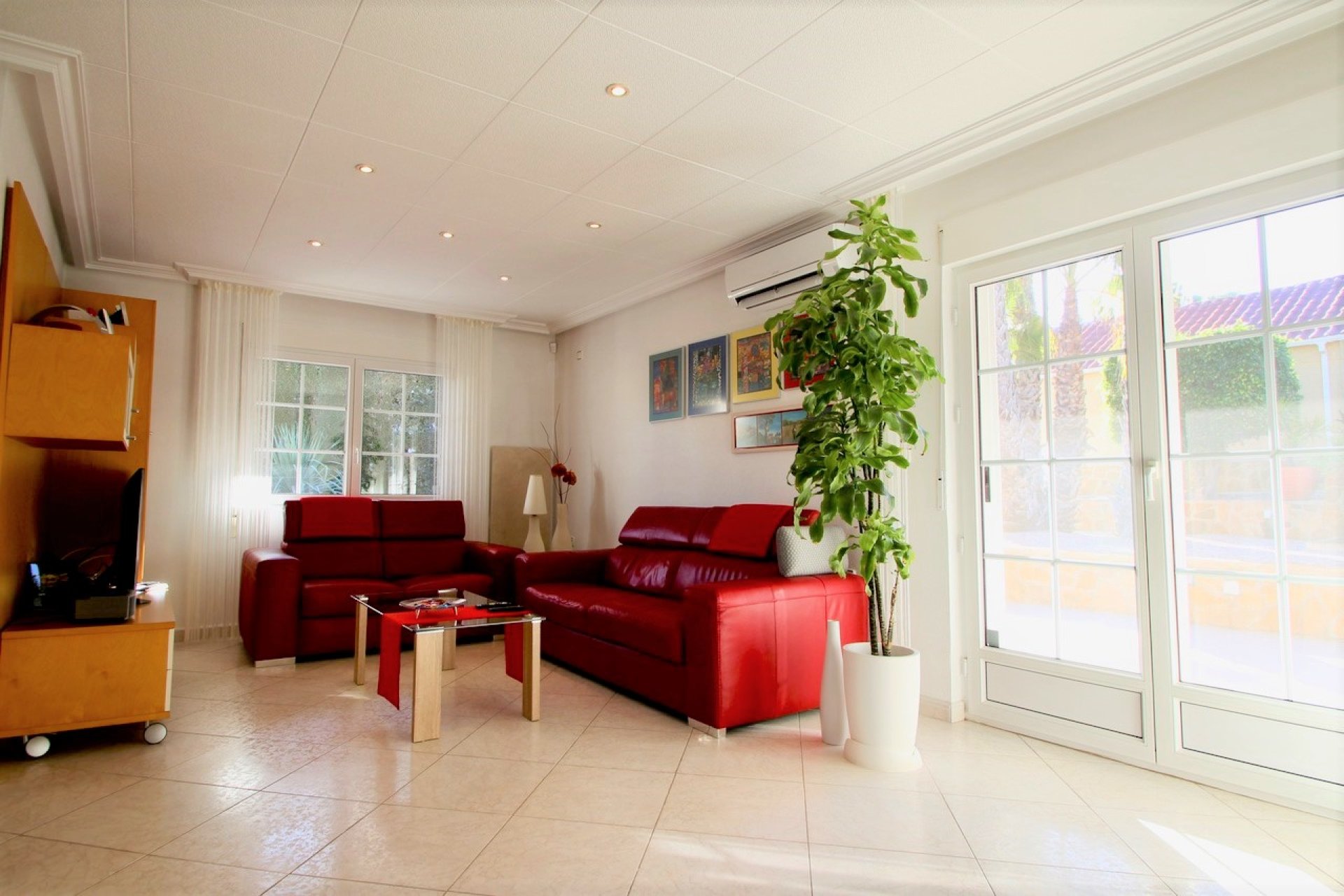 Reventa - Villa -
Villamartin - Villamartín