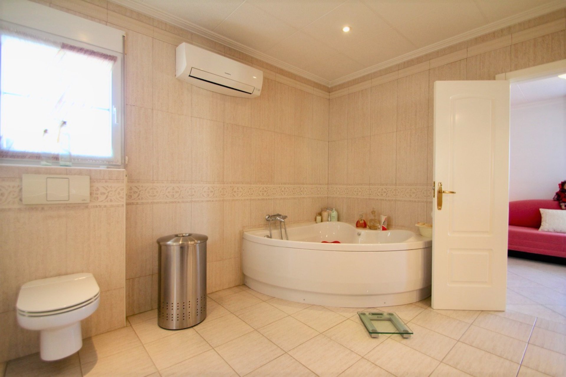 Reventa - Villa -
Villamartin - Villamartín