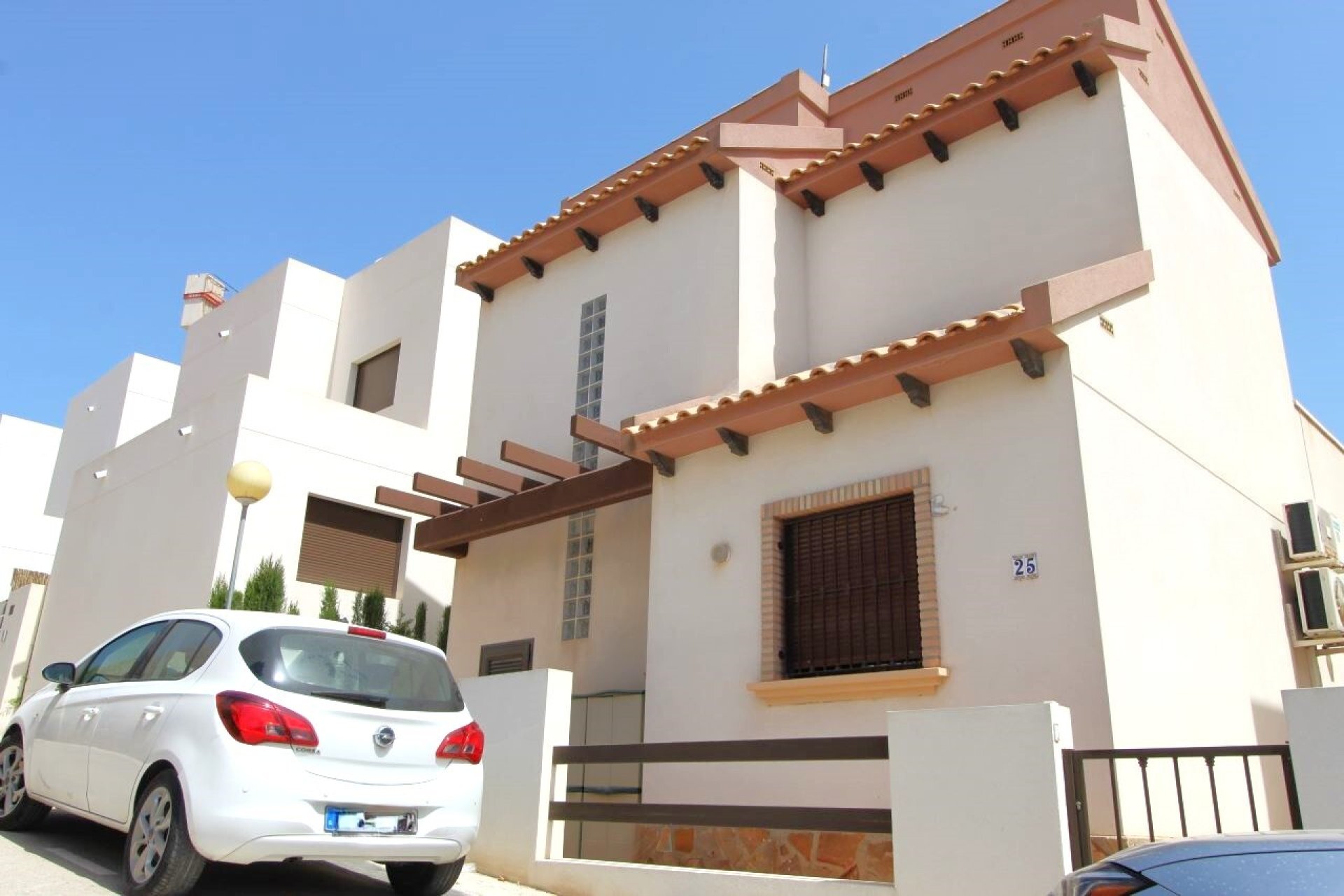 Reventa - Villa -
Villamartin - Villamartín