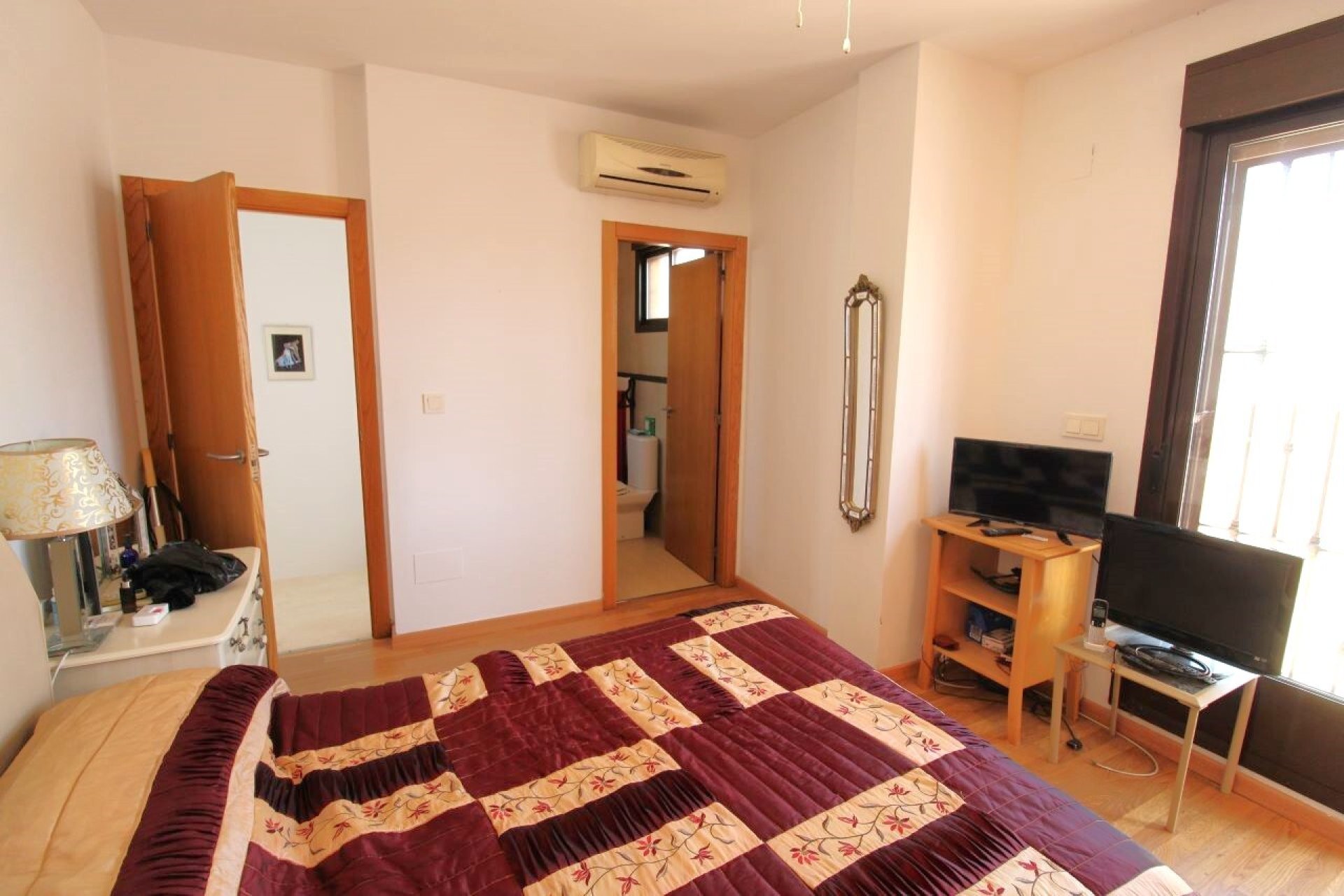 Reventa - Villa -
Villamartin - Villamartín