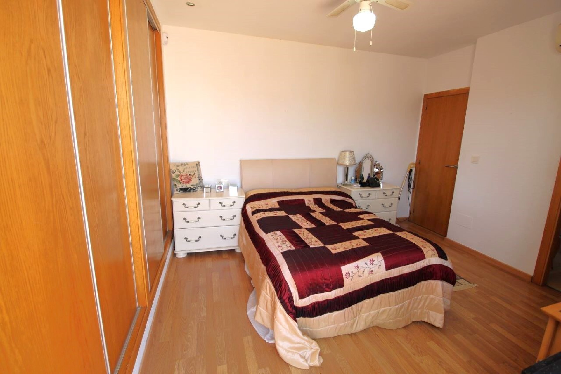 Reventa - Villa -
Villamartin - Villamartín