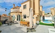 Townhouse - Resale -
            Villamartin - CV-25519