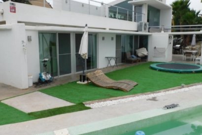 Villa - Återförsäljning - Alicante - Alicante