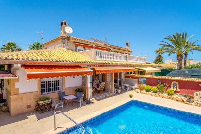 Villa - Återförsäljning - Orihuela Costa - Campoamor