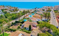 Villa - Återförsäljning -
            Orihuela Costa - ES-21355