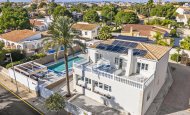 Villa - Återförsäljning -
            Orihuela Costa - ES-30293