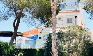 Villa - Återförsäljning -
            Orihuela Costa - IB-92240
