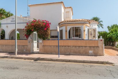 Villa - Återförsäljning - Orihuela Costa - La Florida