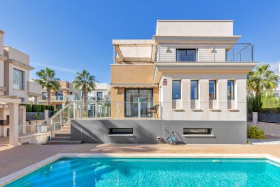 Villa - Återförsäljning - Orihuela Costa - La Zenia