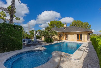 Villa - Återförsäljning - Orihuela Costa - Las Filipinas