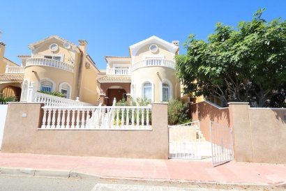 Villa - Återförsäljning - Orihuela Costa - Las Filipinas