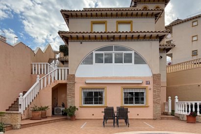 Villa - Återförsäljning - Orihuela Costa - Orihuela Costa