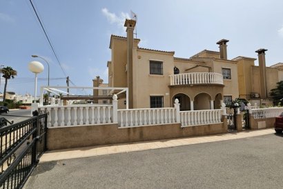 Villa - Återförsäljning - Orihuela Costa - Orihuela Costa