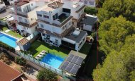 Villa - Återförsäljning -
            Orihuela Costa - OS-45306