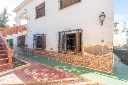 Villa - Återförsäljning - Orihuela Costa - Punta Prima